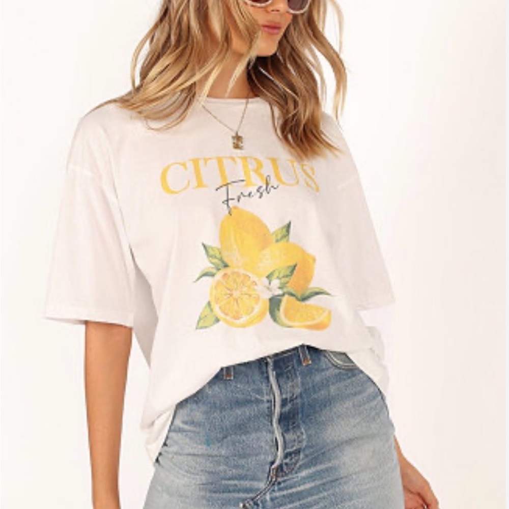 Petal and Pup White 'Citrus Fresh' Graphic Tee - Women's Casual Top Size XS